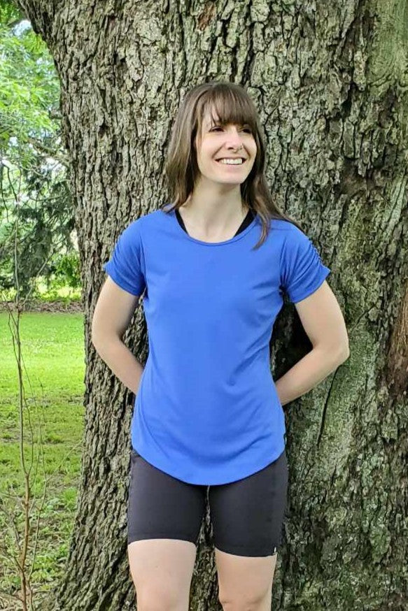Short sleeve technical fabric tee with crew neck, ruched sleeve detail, periwinkle colour